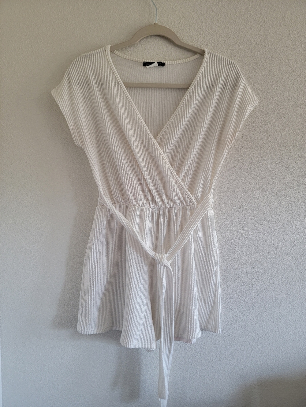 BOGO Caution To The Wind White Ribbed Romper Size Medium